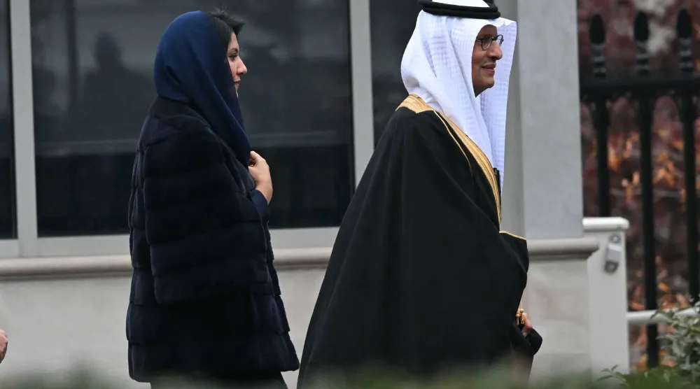 وزير الطاقة السعودي مغادراً البيت الأبيض بعد لقاء وفد بلاده برئاسة الأمير محمد بن سلمان مع الرئيس ترمب (أ.ف.ب)