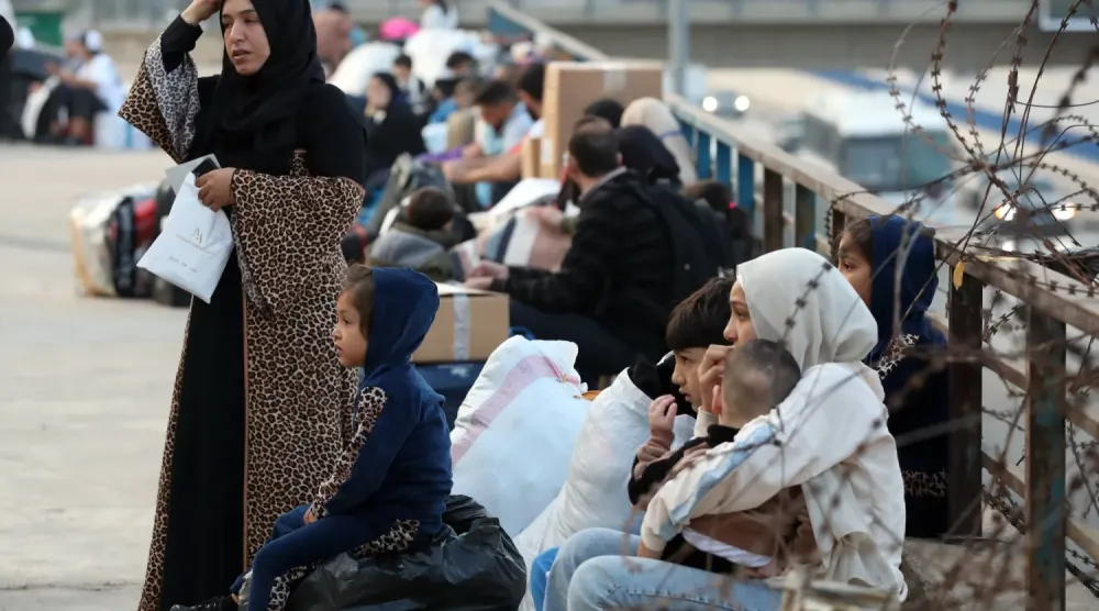 Suriyeli mülteciler evlerine dönüş hazırlıkları için bir araya geliyor... Beyrut, 13 Kasım 2025 (EPA)