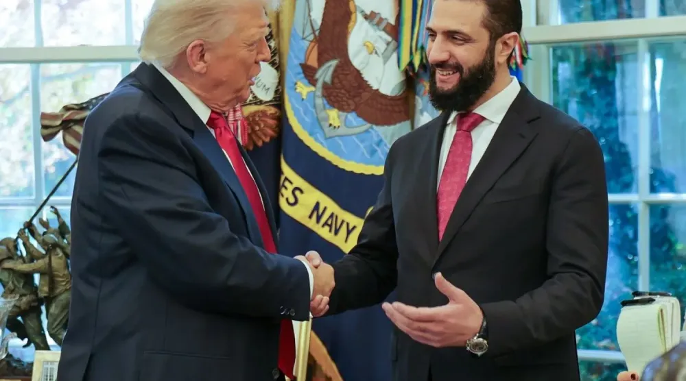 ABD Başkanı Donald Trump ve Ahmed eş-Şara Beyaz Saray'da, (AFP)