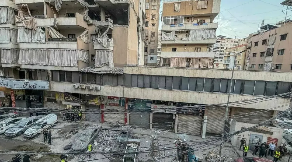 Beyrut’un güney banliyösündeki Harat Hreyk’teki İsrail saldırısının hedef aldığı alan (Şarku’l Avsat)