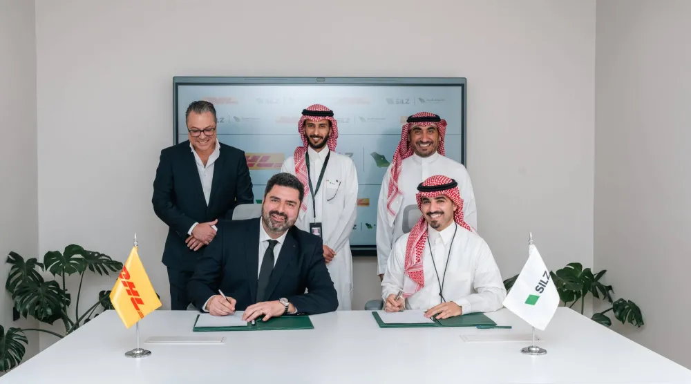 خلال توقيع اتفاقية تأجير أرض بين «دي إتش إل» والمنطقة اللوجستية المتكاملة الخاصة بالرياض (الشركة)