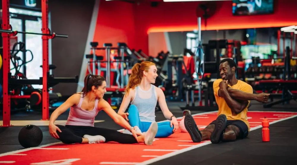 الأشخاص الذين مارسوا ما لا يقل عن ساعتين ونصف من التمارين الرياضية أسبوعياً انخفض لديهم خطر الوفاة (رويترز)