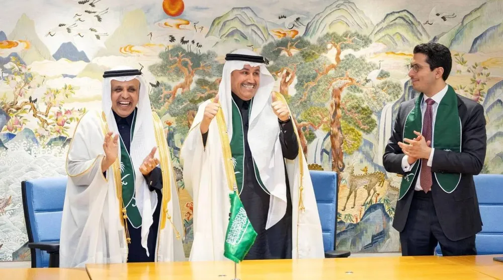 المهندس صالح الجاسر وزير النقل السعودي محتفلاً بالفوز بعضوية مجلس المنظمة البحرية الدولية (واس)