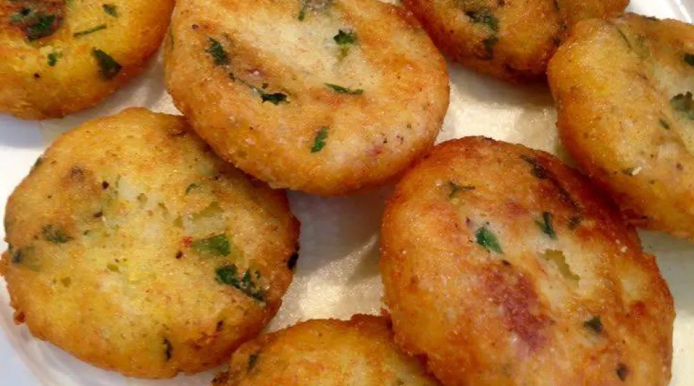 بطاطس محشوة بالجبن ومقلية (الشرق الأوسط)