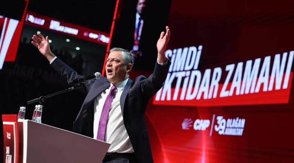 زعيم المعارضة التركية خلال خطاب أمام المؤتمر العام الـ39 لحزبه في أنقرة (حساب الحزب في إكس)