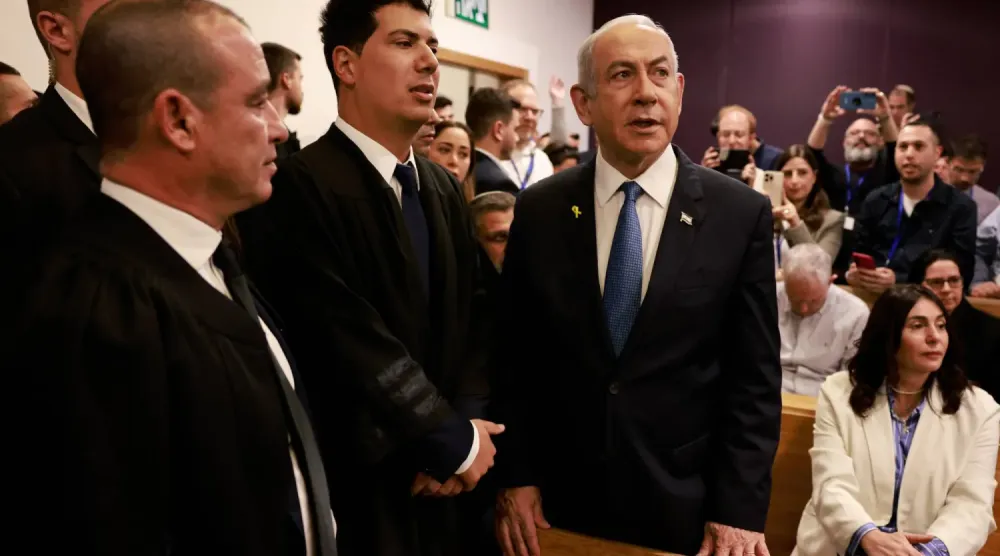 Netanyahu, Tel Aviv Bölge Mahkemesi'ndeki yolsuzluk davasında ifade vermeden önce- Aralık 2024 (EPA)