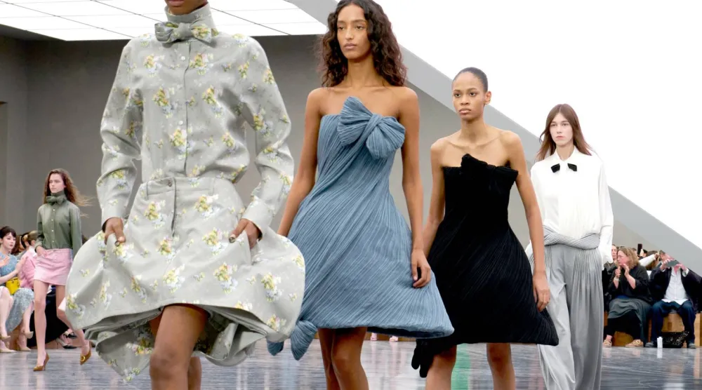 من أول عرض لـ«ديور» قدّمه جوناثان أندرسون (ديور)