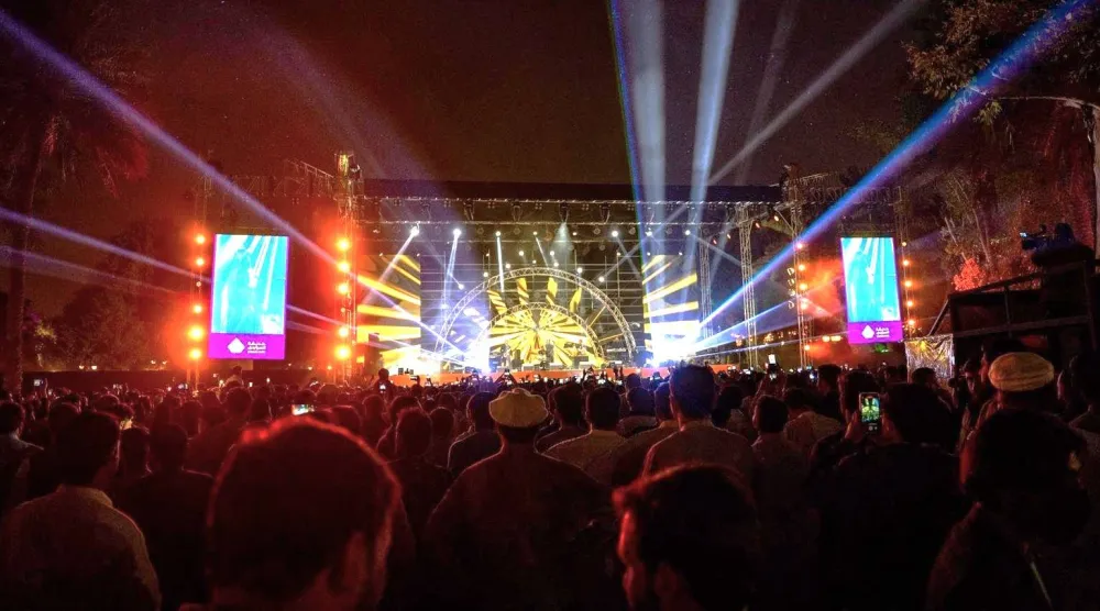 شهدت «أيام الثقافة الباكستانية» مشاركة نخبة من المطربين الباكستانيين بحضور آلاف الزوار (واس)