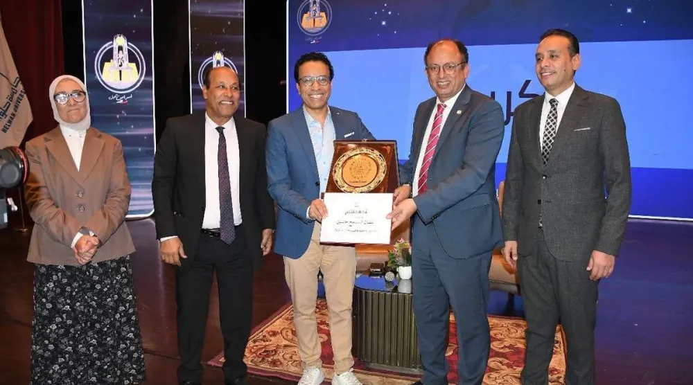 ندوة سامح حسين في إحدى الجامعات الحكومية المصرية (حساب الجامعة على فيسبوك)