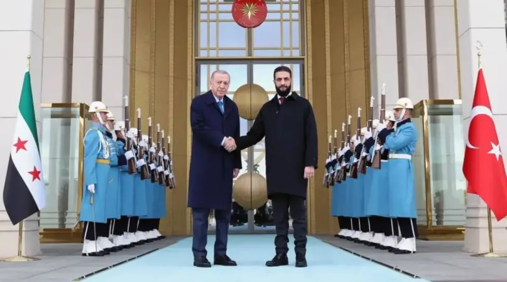 Cumhurbaşkanı Recep Tayyip Erdoğan, 4 Şubat 2025 tarihinde Ankara'ya yaptığı ilk ziyaret sırasında Suriye Cumhurbaşkanı Ahmed eş-Şera'yı karşıladı. (Cumhurbaşkanlığı)