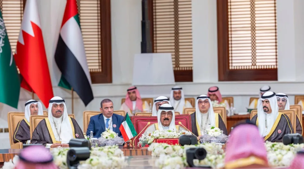 أمير الكويت الشيخ مشعل الأحمد الصباح خلال إلقاء كلمة بلاده خلال قمة المنامة الخليجية الأربعاء (بنا)