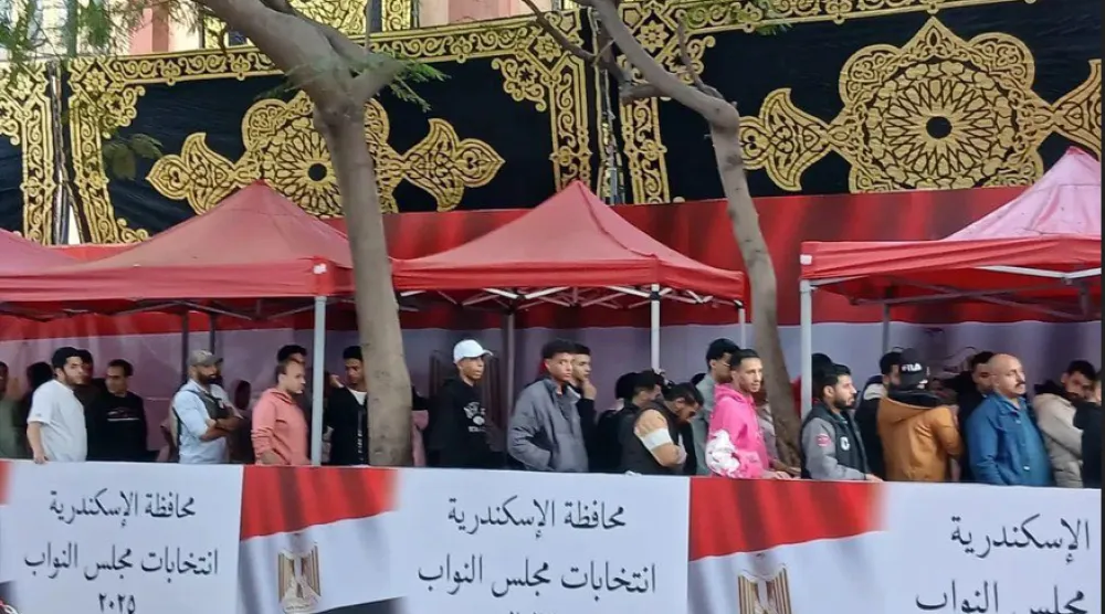 مصريون أمام اللجان في انتخابات إعادة إحدى الدوائر الملغاة بالإسكندرية الأربعاء (تنسيقية شباب الأحزاب)