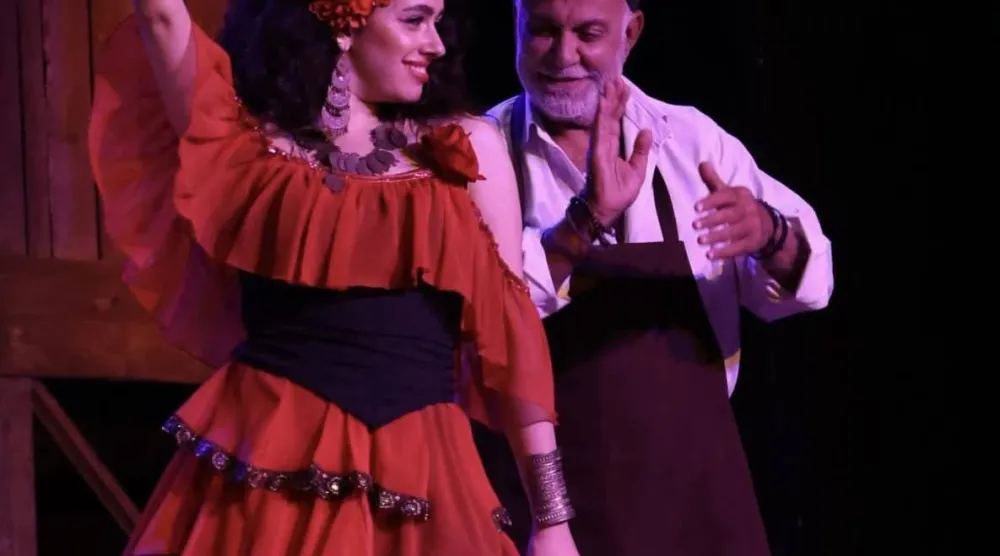 ريم أحمد في لقطة من مسرحية «كارمن»  (البيت الفني للمسرح)