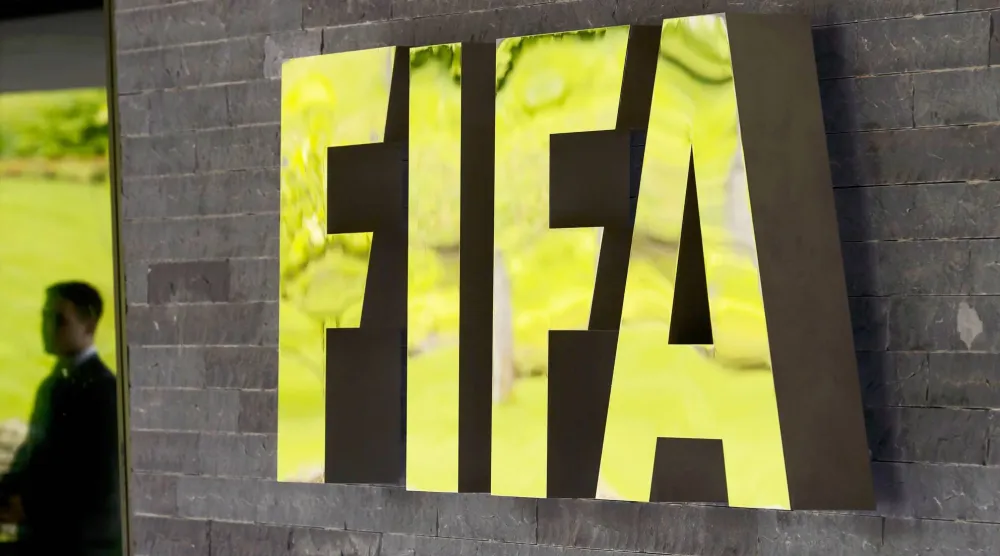«فيفا» قرر إيقاف القيد لثلاث فترات للزمالك (الشرق الأوسط)