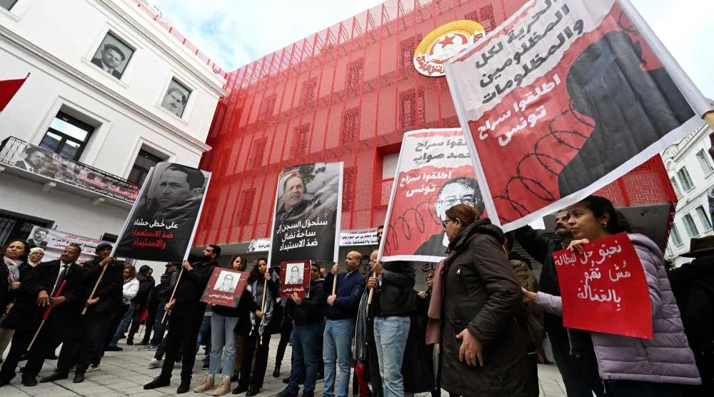 من مظاهرة سابقة نظمها اتحاد الشغل التونسي في ديسمبر الماضي (أ.ف.ب)