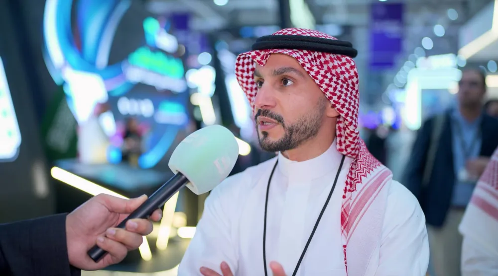 خالد السليم نائب الرئيس التنفيذي لقطاع الأعمال في الاتحاد السعودي للأمن السيبراني والبرمجة والدرونز متحدثاً لـ«الشرق الأوسط» (تصوير: تركي العقيلي)