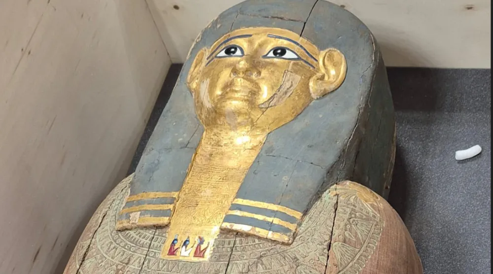 التابوت العائد إلى مصر من بلجيكا (وزارة السياحة والآثار)