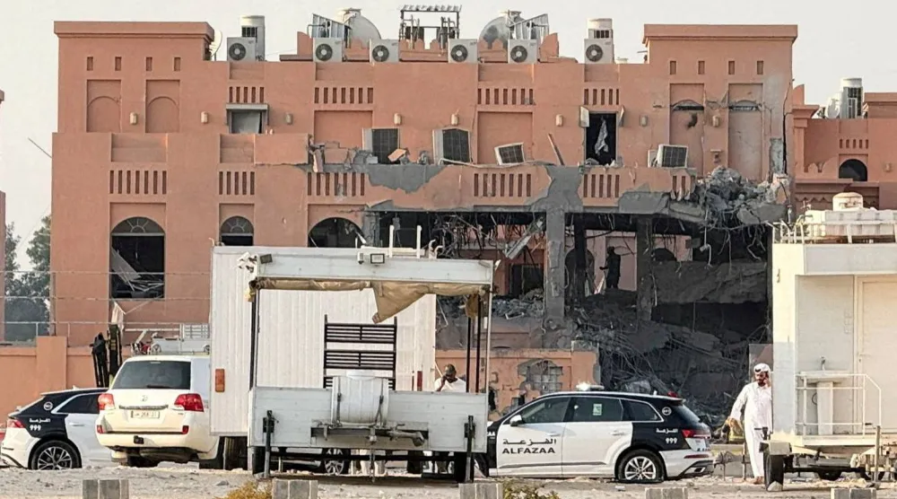 المبنى المتضرر من الهجوم الإسرائيلي على قادة «حماس» في الدوحة (رويترز)