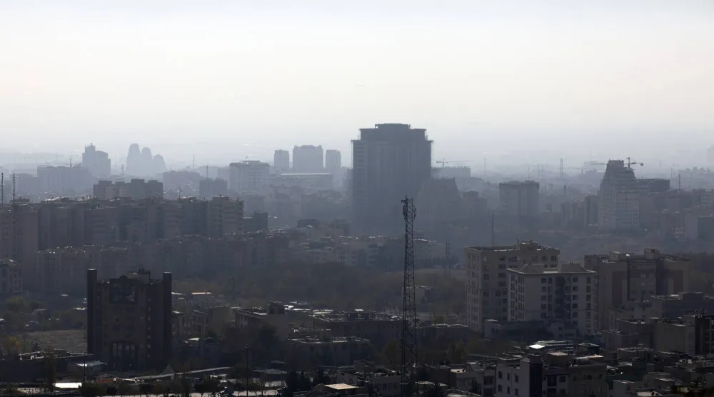 03 December 2025, Iran, Teheran: View of the smog-ridden metropolis of Tehran. Photo: Aref Taherkenareh/dpa