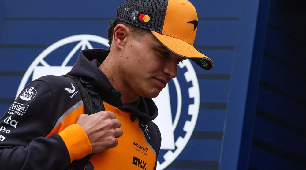 Formula One F1 - Abu Dhabi Grand Prix - Yas Marina Circuit, Abu Dhabi, United Arab Emirates - December 5, 2025 McLaren's Lando Norris arrives ahead of the Abu Dhabi Grand Prix REUTERS/Jakub Porzycki