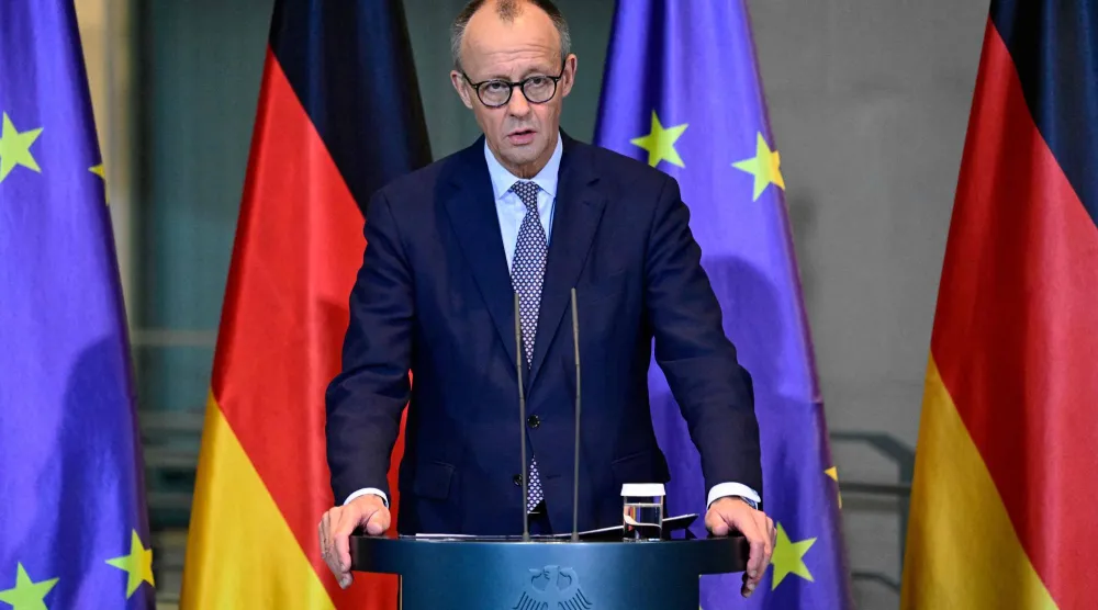 ميرتس يلقي بيانه بعد إقرار مشروع قانون المعاشات التقاعدية (أ.ف.ب)