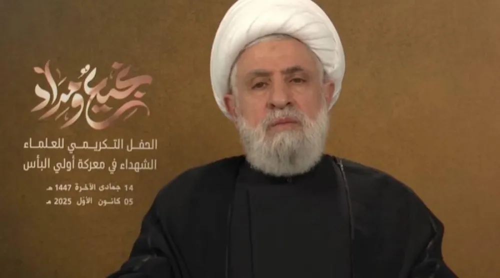 نعيم قاسم خلال خطابه عبر الشاشة اليوم (الوكالة الوطنية)