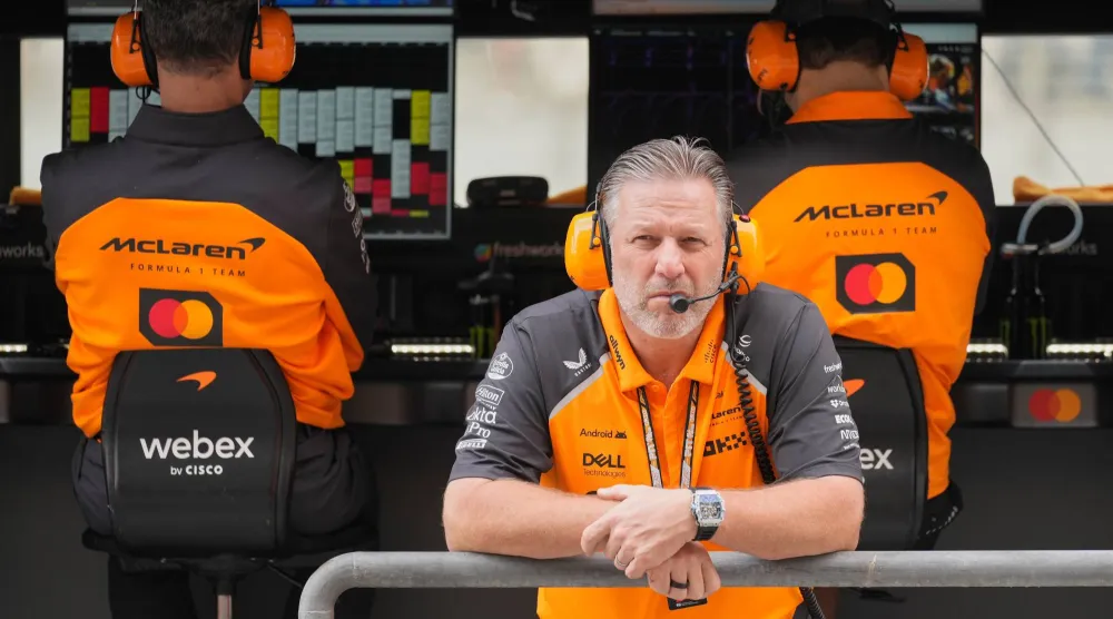 زاك براون مدير فريق مكلارين (أ.ب)