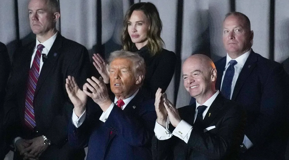 الرئيس الأميركي دونالد ترمب في حفل قرعة المونديال (إ.ب.أ)