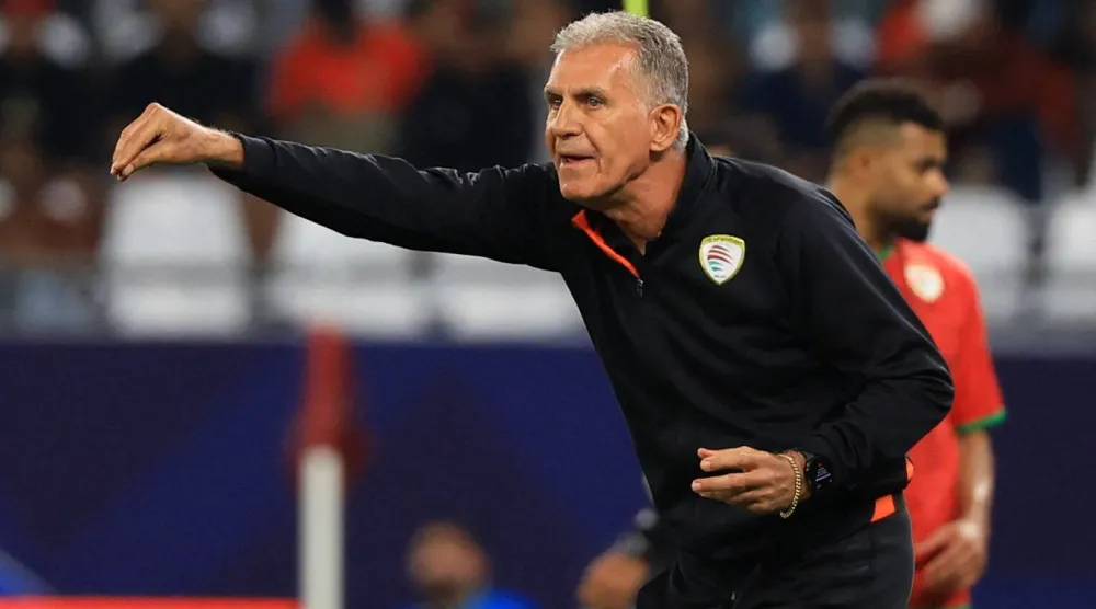 البرتغالي كارلوس كيروش المدير الفني للمنتخب العماني (رويترز)