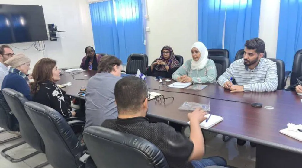 جانب من اجتماع اللجنة اليمنية الوطنية للمرأة في عدن مع مسؤولين أمميين (إعلام حكومي)