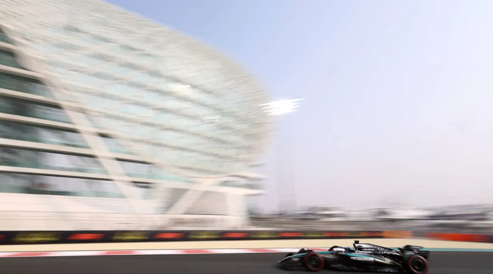 جورج راسل سائق مرسيدس يتألق في أبوظبي (رويترز)