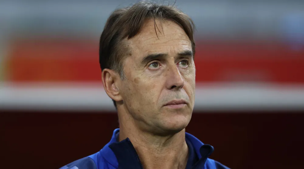 الإسباني جولين لوبيتيغي مدرب المنتخب القطري (رويترز)