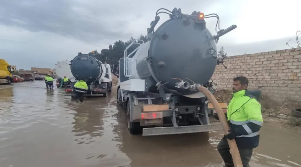 تصريف مياه الأمطار في العاصمة طرابلس (وكالة الأنباء الليبية)