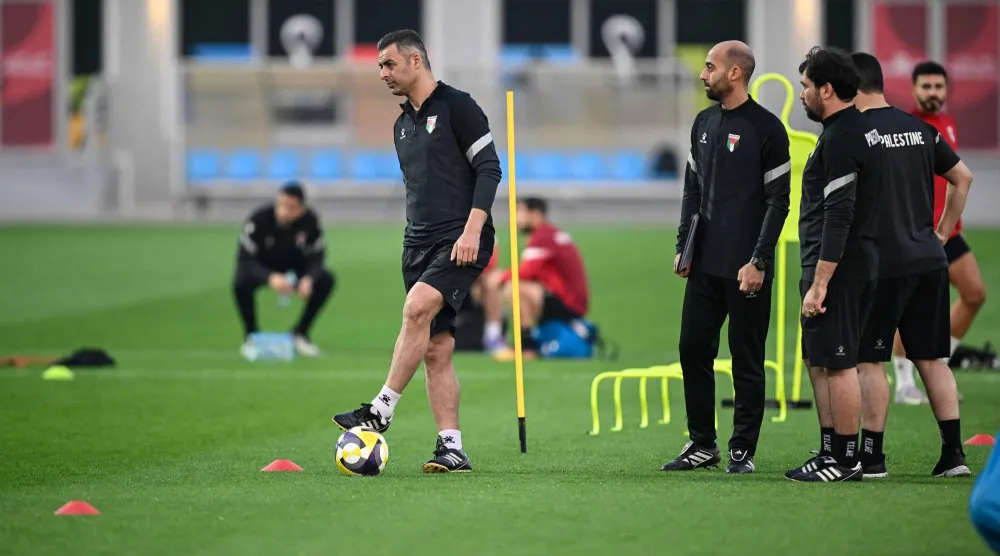 إيهاب أبو جزر مدرب المنتخب الفلسطيني (أ.ف.ب)