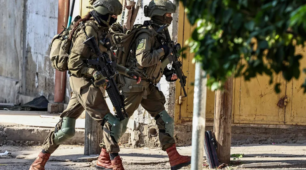 جنود إسرائيليون خلال عملية عسكرية في الضفة الغربية (أ.ف.ب)