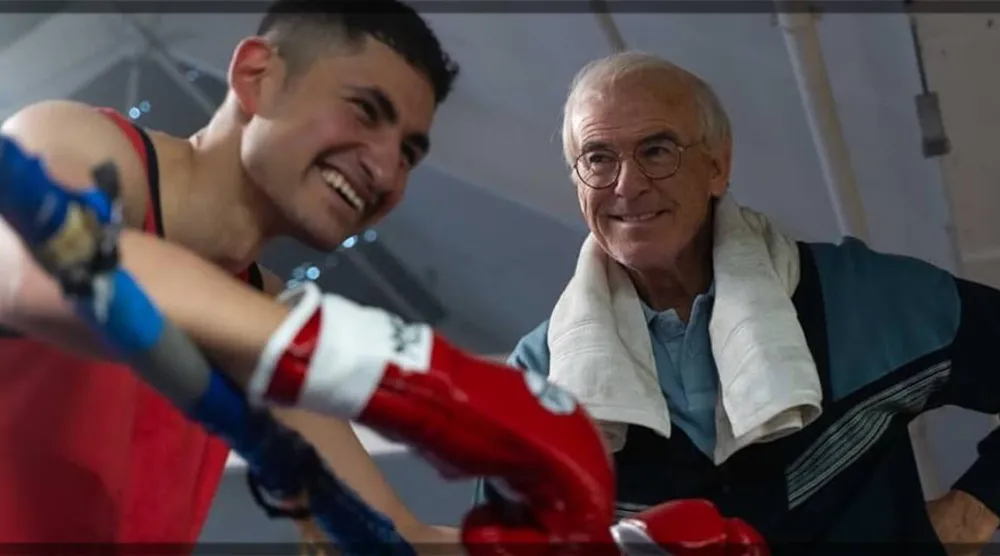 أمير المصري وبيرس بروسنان في «عملاق» (مهرجان البحر الأحمر)