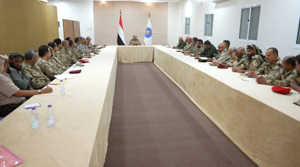 أكد طارق صالح أن الظروف الراهنة مواتية لصالح حسم المعركة واستعادة الدولة ومؤسساتها (سبأ)