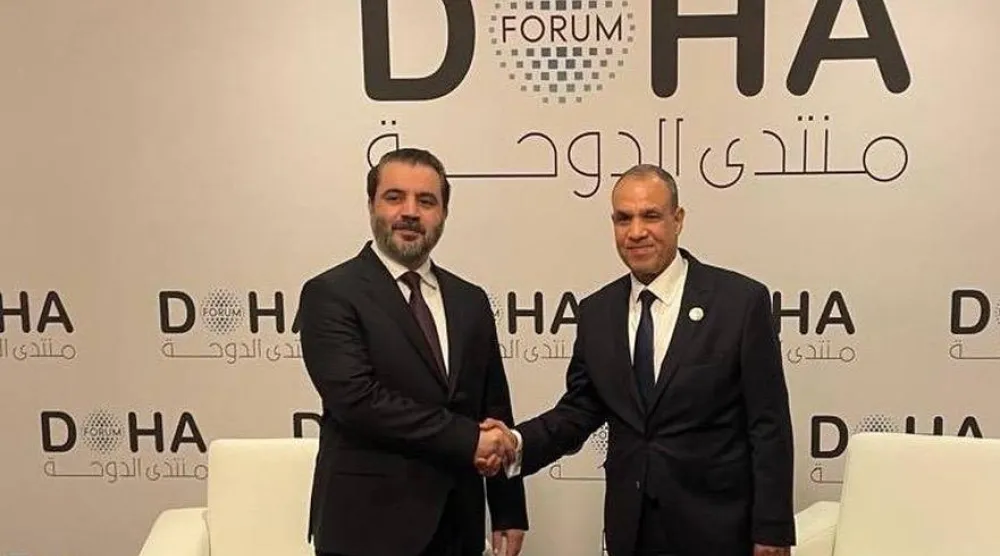 وزير الخارجية المصري بدر عبد العاطي يلتقي بوزير الخارجية السوري أسعد الشيباني في منتدى الدوحة بالعاصمة القطرية (صفحة وزارة الخارجية المصرية بفيسبوك)