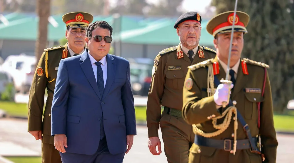 المنفي في زيارة سابقة لمنشأة عسكرية بغرب ليبيا (مكتب المنفي)