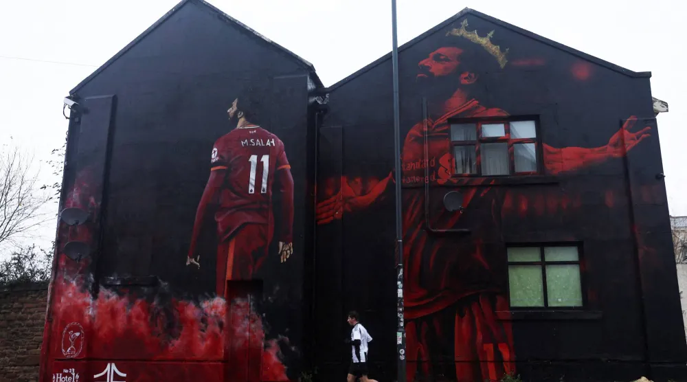 جدارية للنجم الدولي المصري محمد صلاح في ليفربول (رويترز)