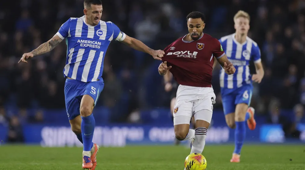 برايتون انتزع نقطة التعادل مع وست هام (رويترز)