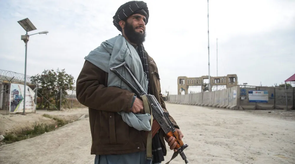 دعت الأمم المتحدة الأحد سلطات «طالبان» إلى رفع حظر تفرضه منذ 3 أشهر على عمل موظفاتها الأفغانيات في مقراتها في أفغانستان (أ.ف.ب)