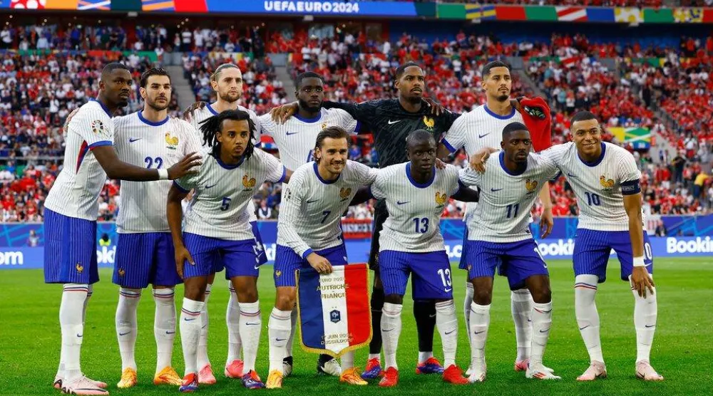 منتخب فرنسا لن يعاني لوجيستياً في المونديال (رويترز)