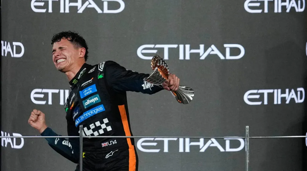 لاندو نوريس بطل العالم لسباقات فورمولا 1 (أ.ب)