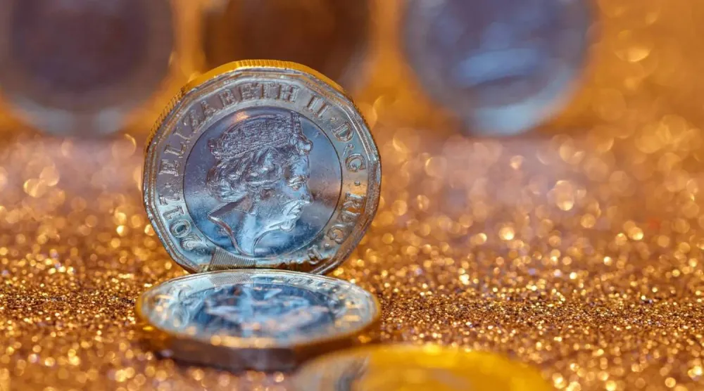Queen Elizabeth II gold coins (Shutterstock) 