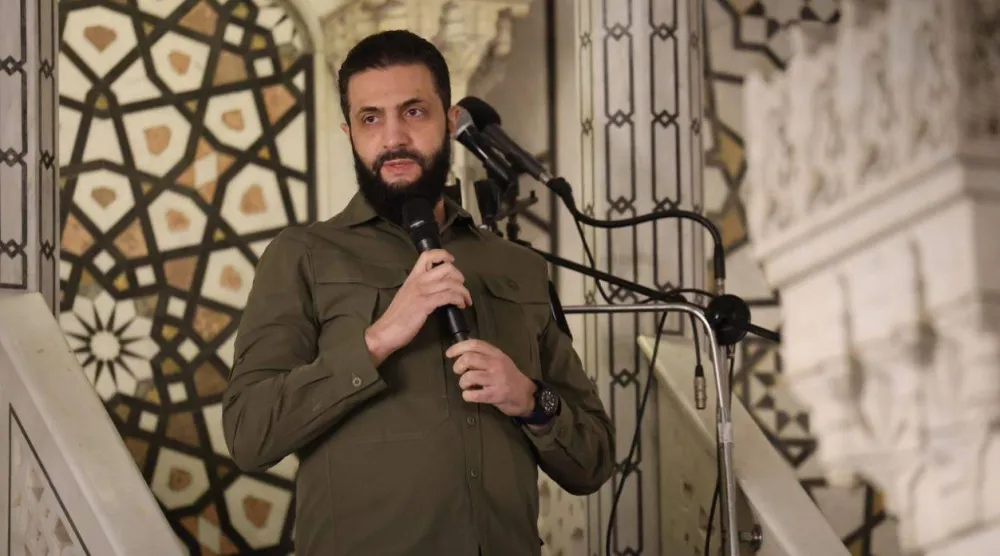 الرئيس السوري أحمد الشرع في الجامع الأموي (سانا)