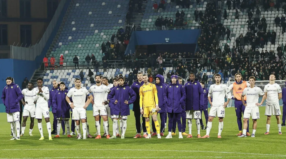 فيورنتينا يتخذ تدابير أمنية بعد تلقي لاعبيه تهديدات (إ.ب.أ)