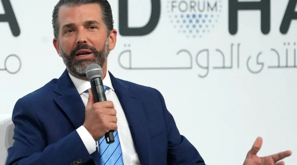 دونالد ترمب جونيور خلال حديثه ضمن فعاليات منتدى الدوحة 2025 (أ.ف.ب)