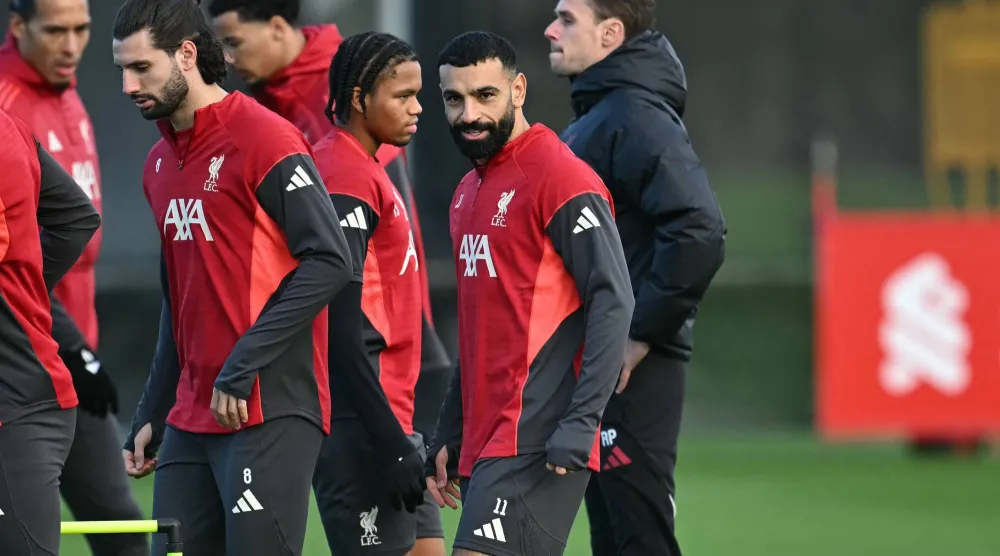 صلاح بنظرة كأنها ترى مستقبله (أ.ف.ب)