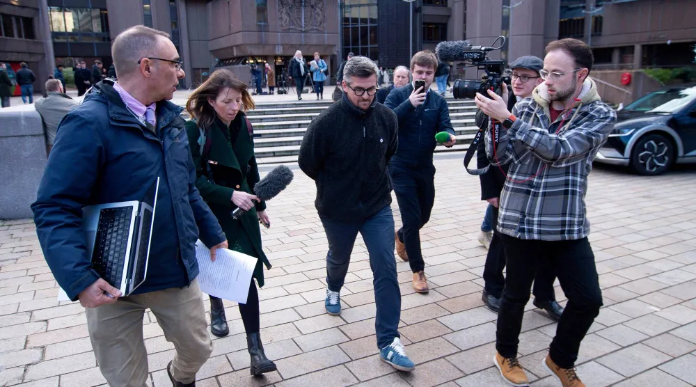 جوي بارتون (رويترز)